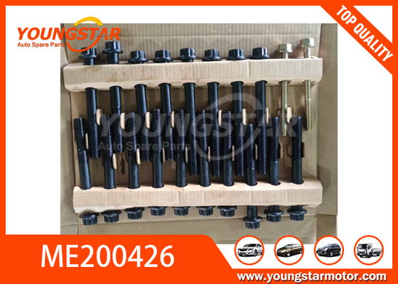 OEM ME200426 Bolten voor de cilinderkop voor Mitsubishi 4M40 4M40T-motor met staalmateriaal